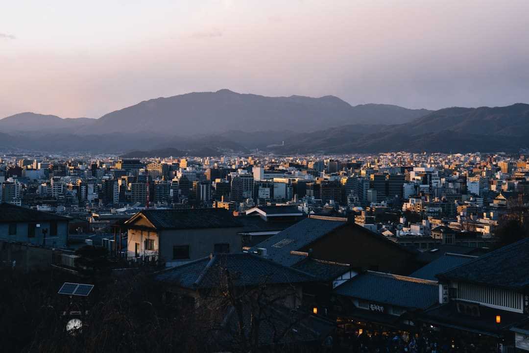 井上望远镜拍到最明晰太阳耀斑图画